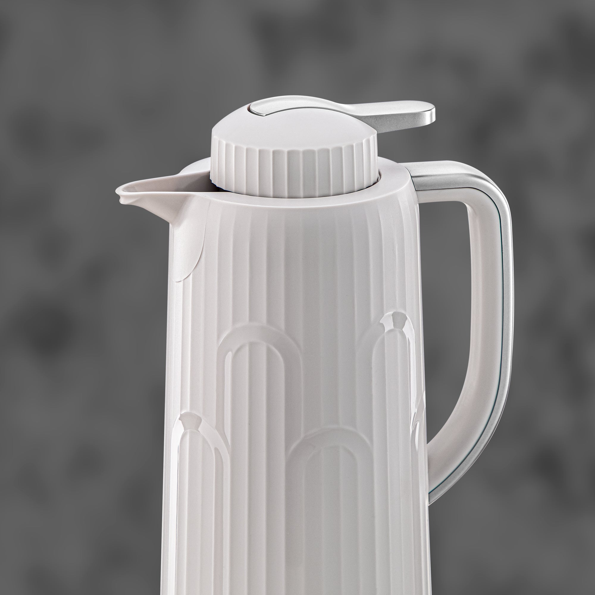 طقم ترامس المرجان 1 لتر + 1 لتر أبيض وفضي