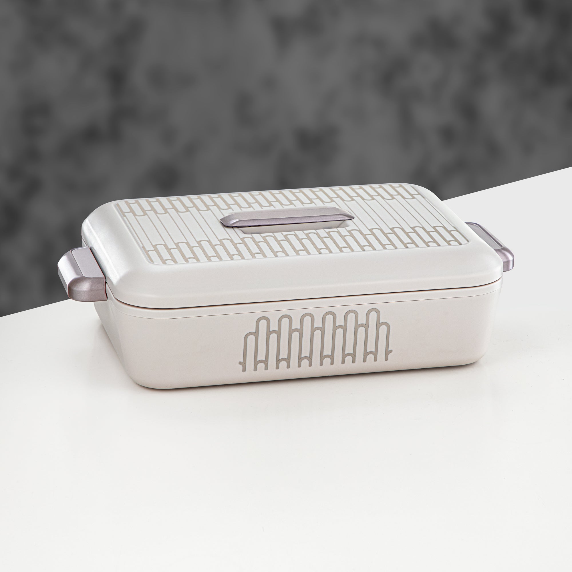 حرارات المرجان مستطيلة الشكل 2.8 لتر أبيض وذهبي غير لامع