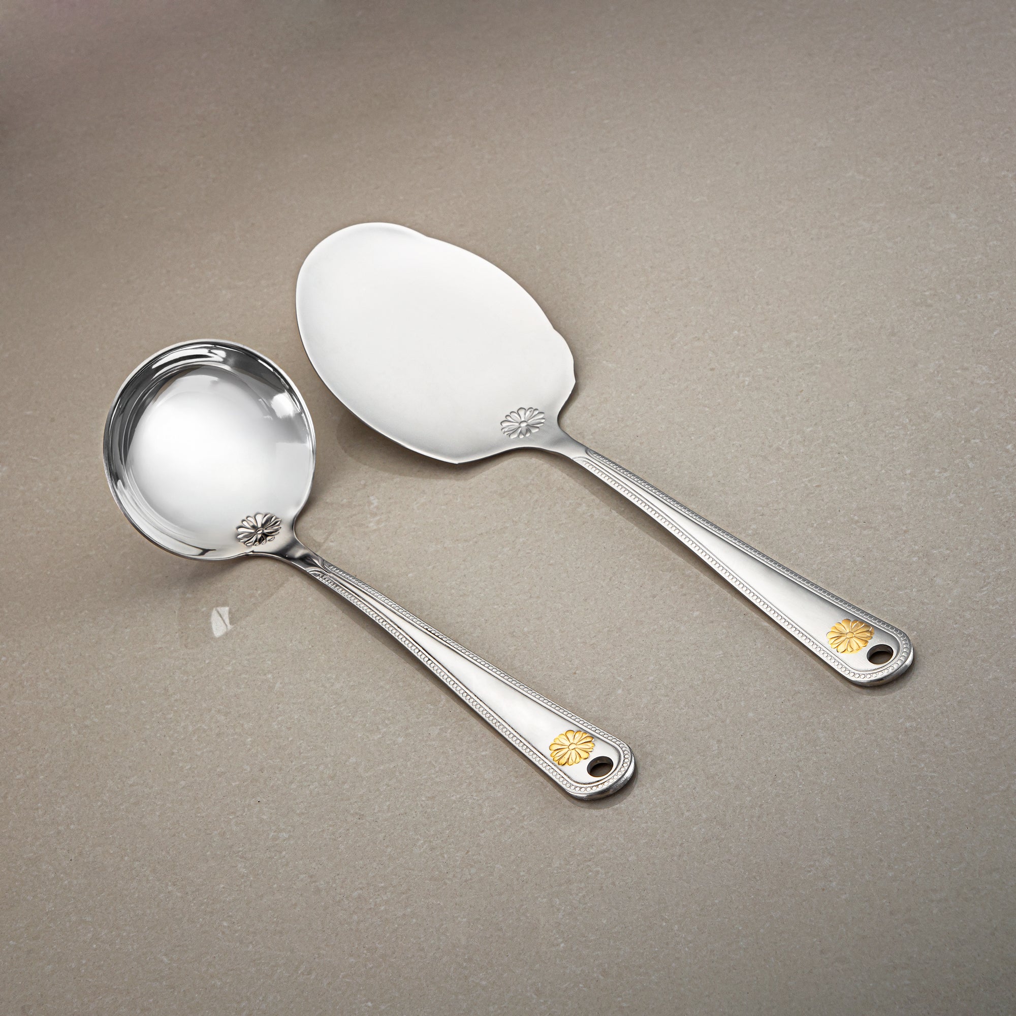 طقم أدوات مائدة المرجان 32 قطعة، ستانلس ستيل، مع حامل، فضي وذهبي (CUT0010360) طقم أدوات مائدة أنيق