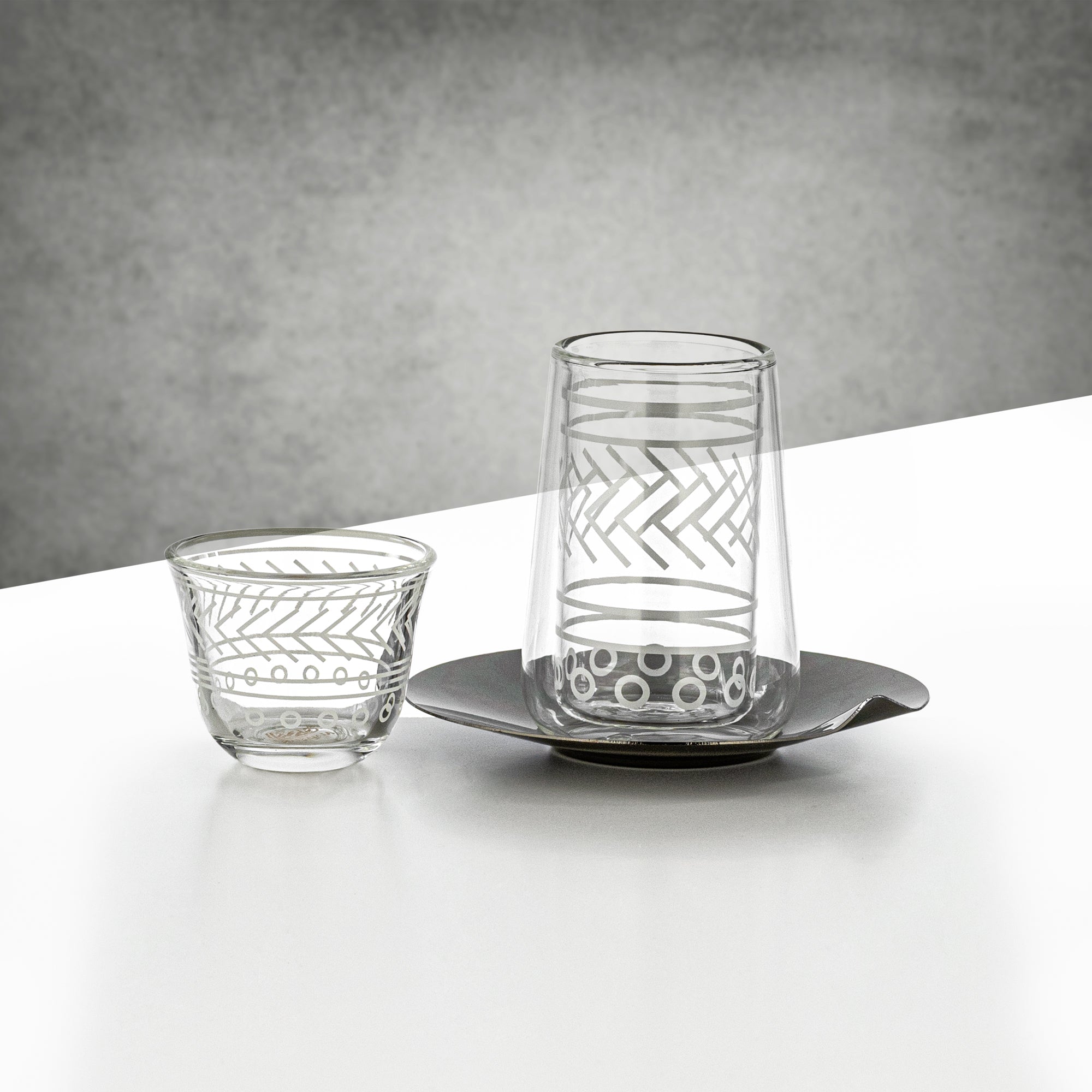 Almarjan Tea & Coffee Glass Set 18 Pieces Clear with White Linear Pattern & Gun Black Saucers