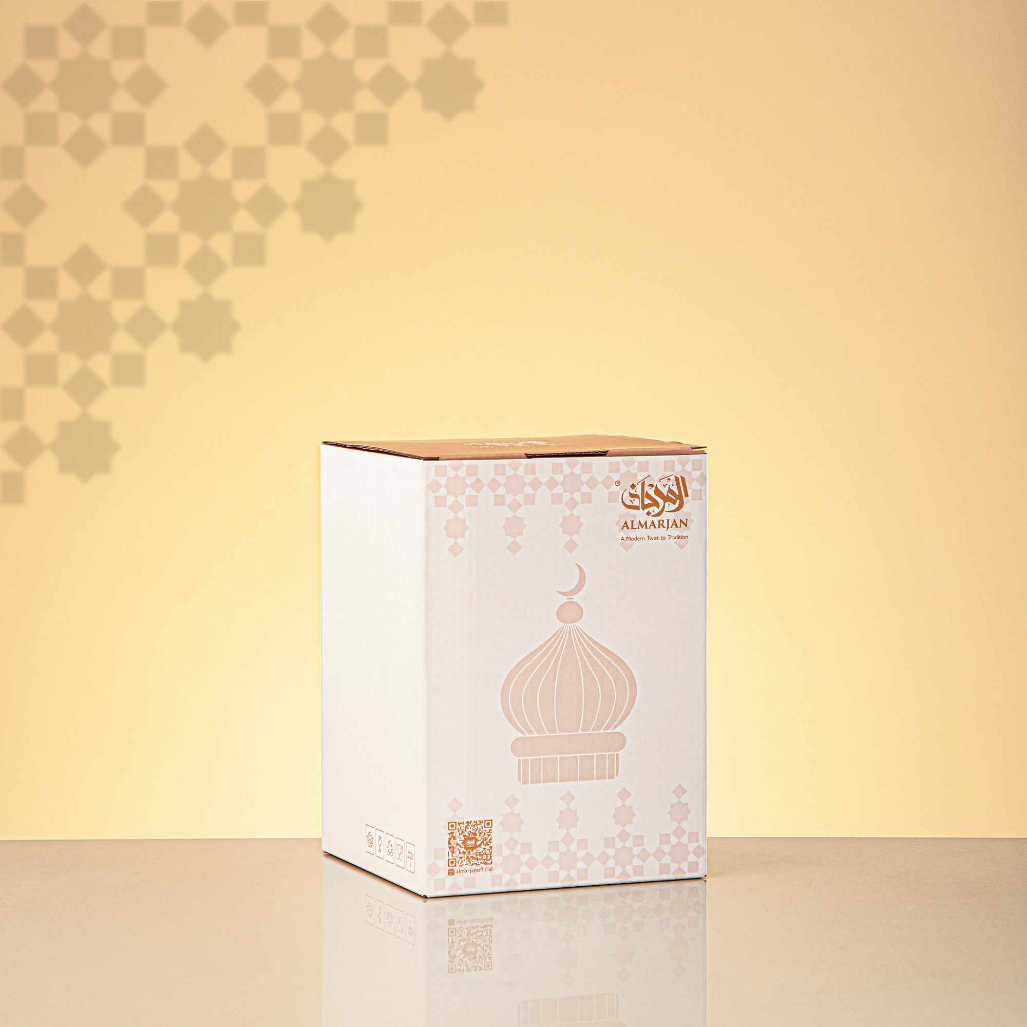 المرجان مئذنة زينة طاولة 17cm x 11cm عاجي مع هلال شفاف – Noor Al Layali