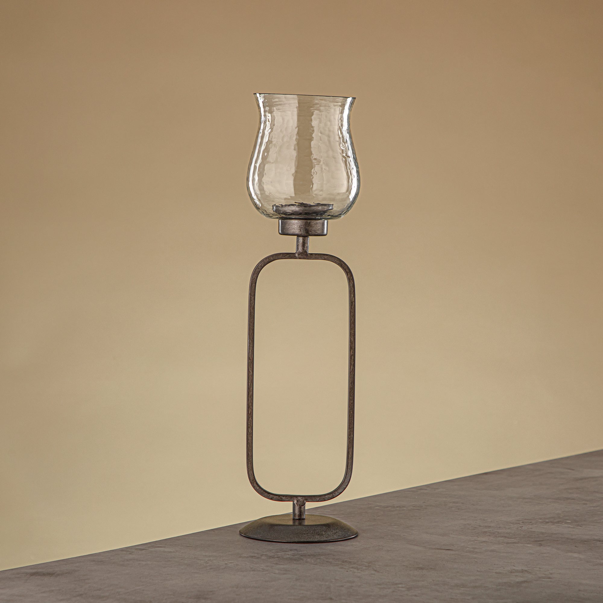 حامل شموع العنصر المرجان مطروق زجاج شفاف 11x11x41 سم حامل فضي عتيق (GMT2960016)