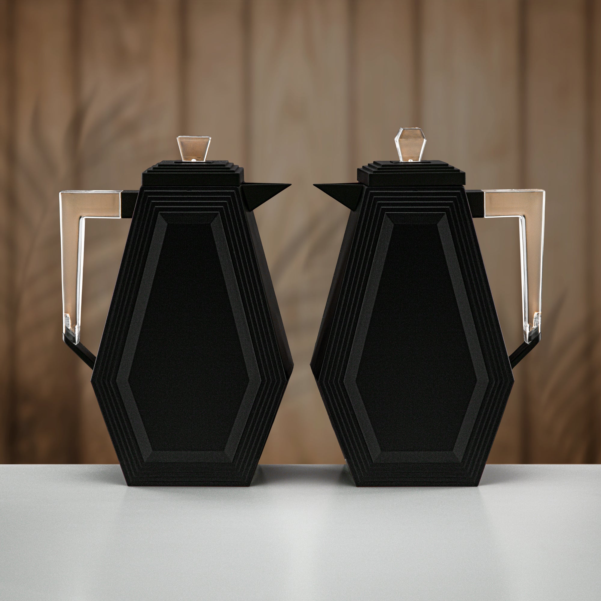 طقم ترامس المرجان 0.7 لتر + 0.7 لتر أسود غير لامع وشفاف