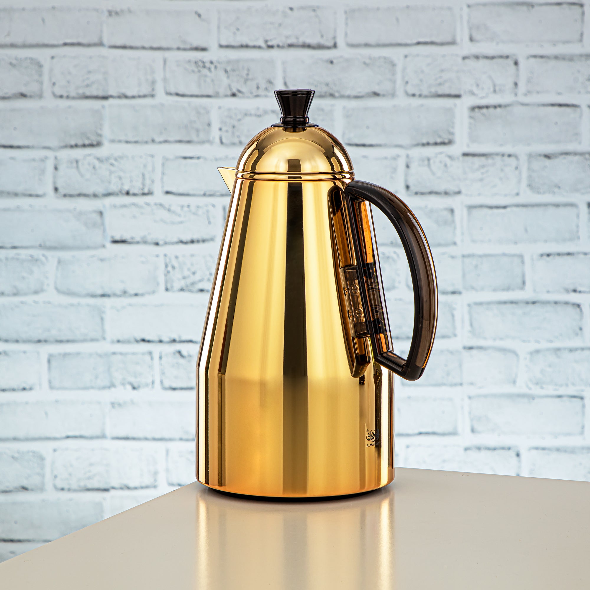 طقم ترامس المرجان قطعتين باللونين الذهبي و الأسود - QNC-0700/1000 G/B