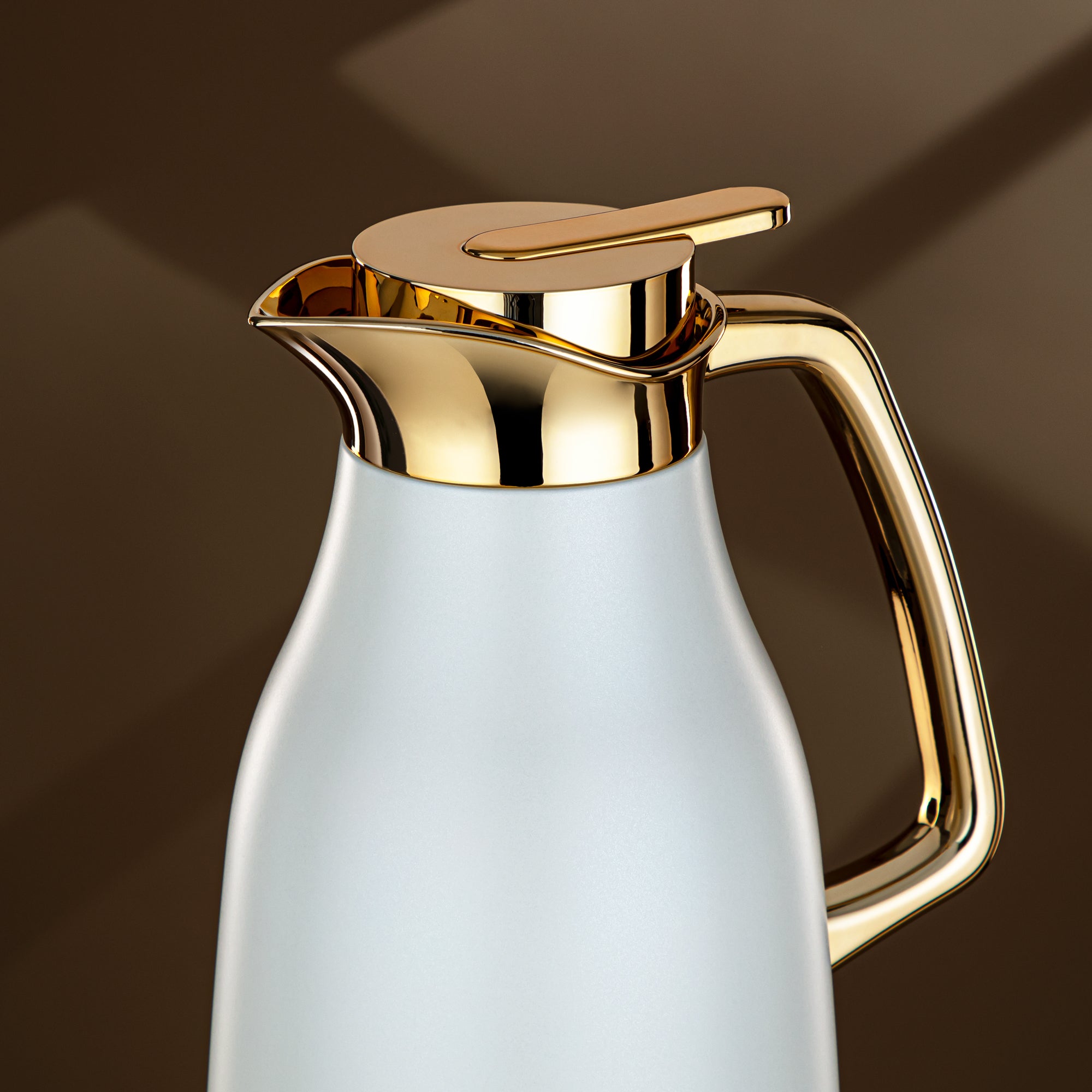 ترمس المرجان سعة 0.7 لتر باللون الأبيض غير اللامع والذهبي RGC-0700Q330YZC95