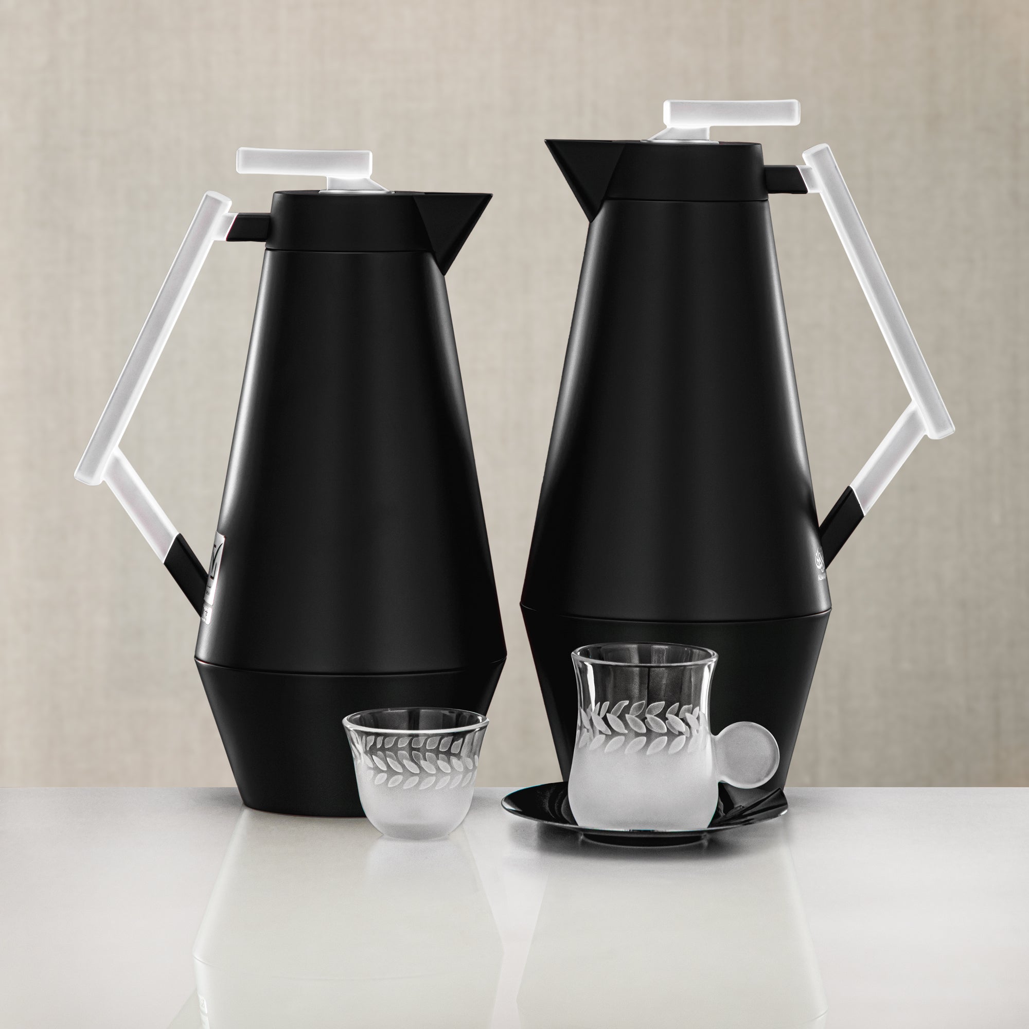 Almarjan Vacuum Flask & Tea Set 0.7L & 1L Matt Black