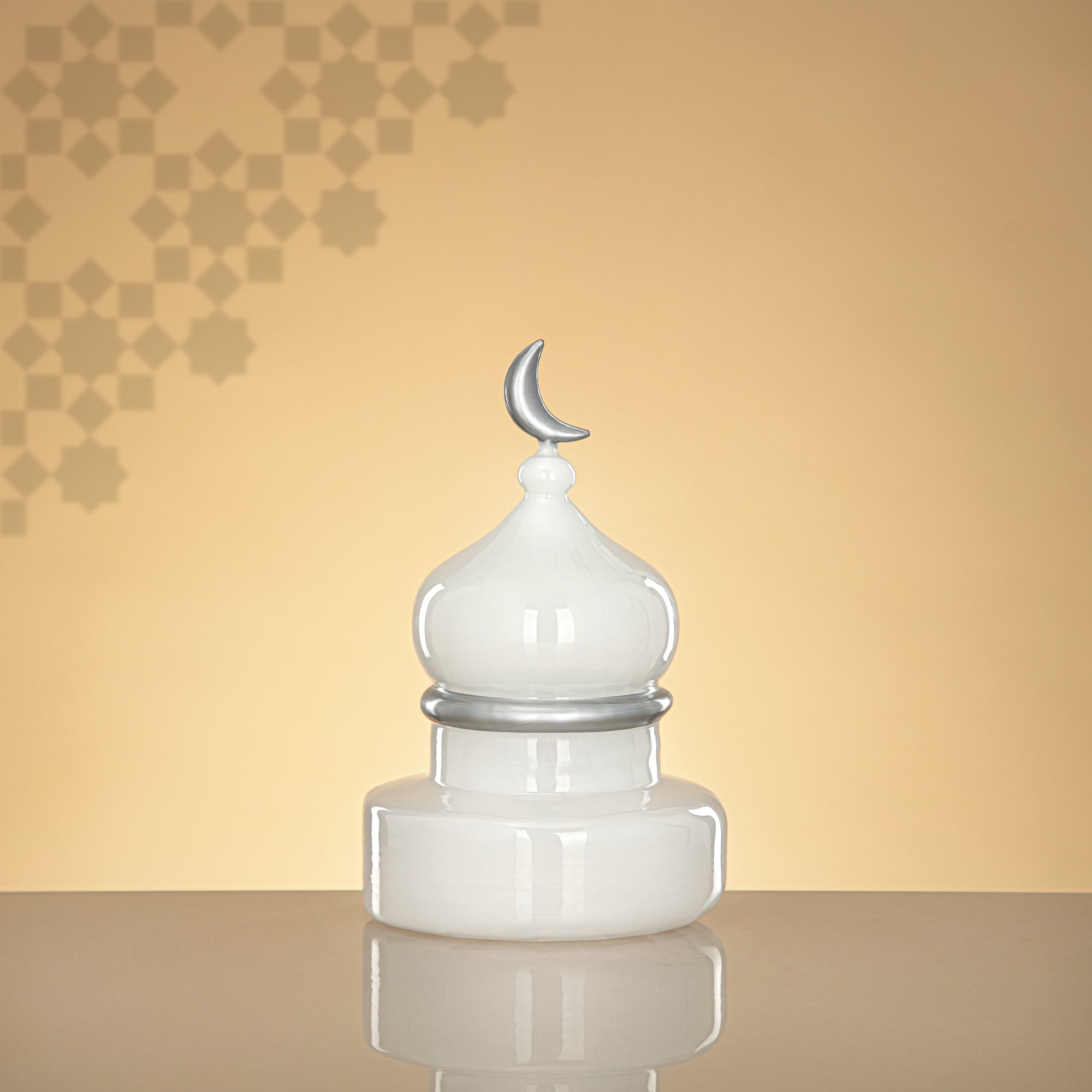 Almarjan Minaret Table Decoration 23cm x 15cm White with Silver Lines & Crescent Moon – Noor Al Layali