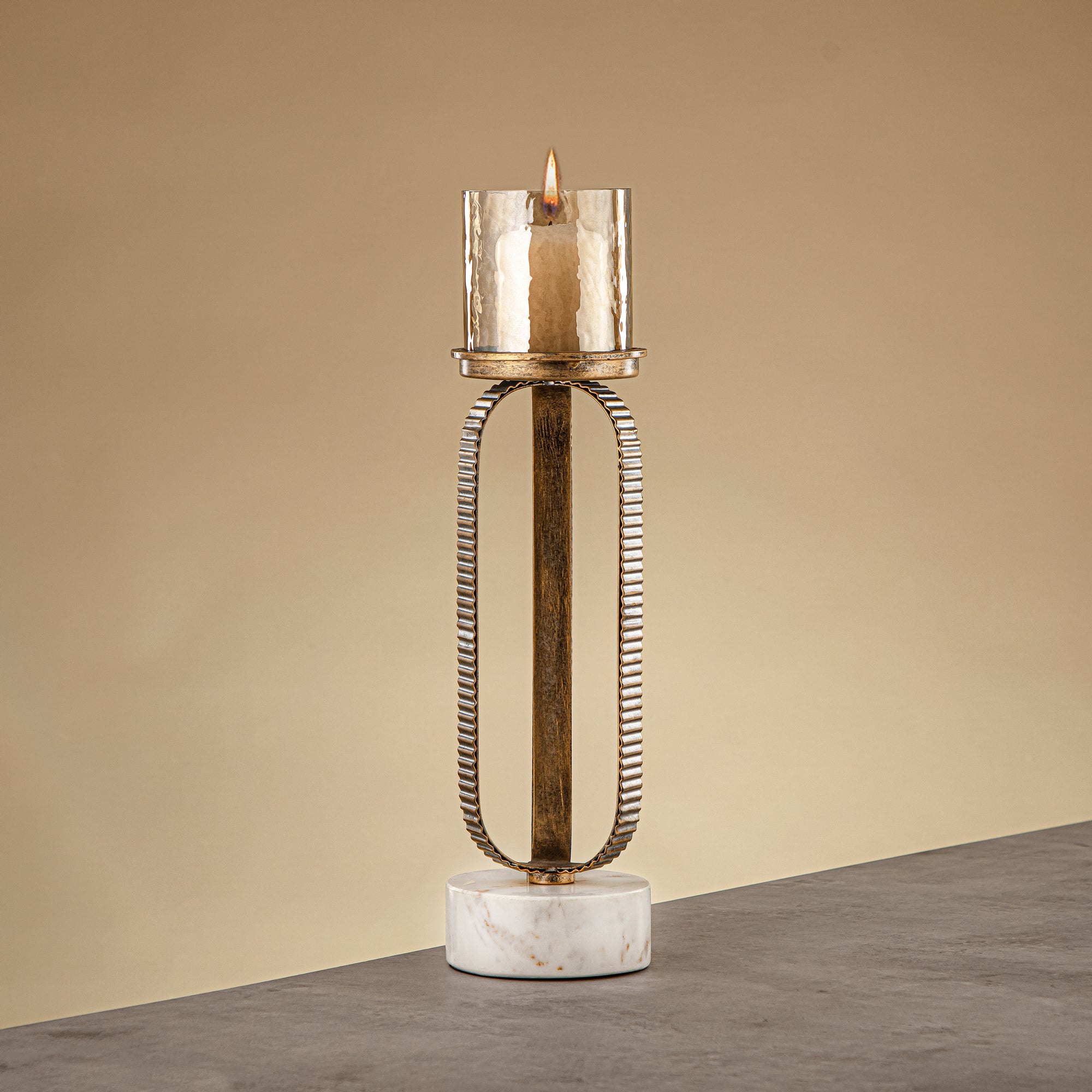 حامل شموع المرجان العمودي 39 سم بلون الشمبانيا الذهبي