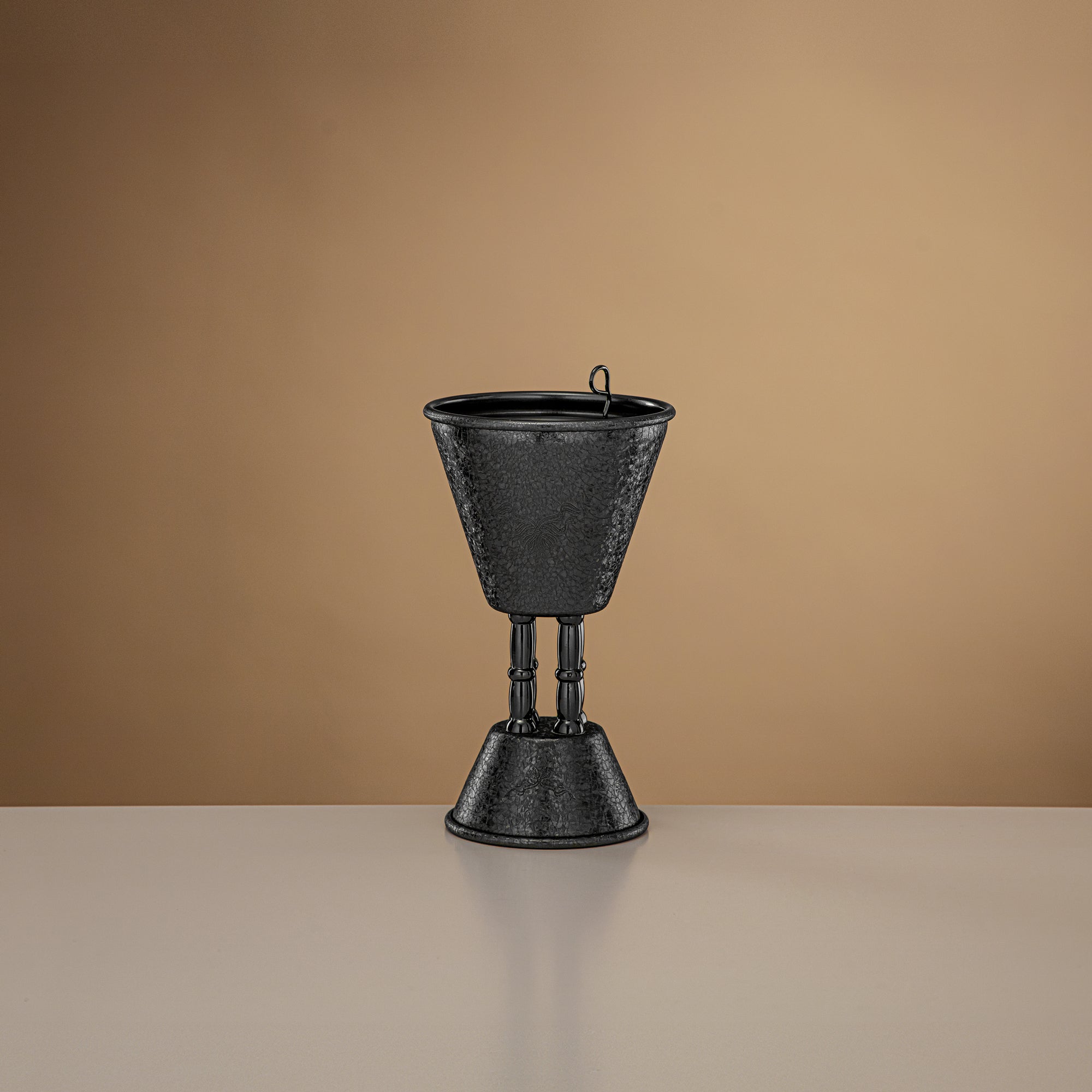 مبخرة المرجان بتصميم متشقق باللون الأسود، 18 سم